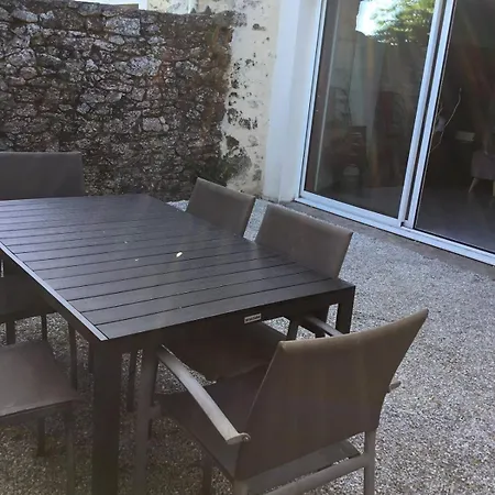Le 7ter, Maison Calme Piscine Partagee Дом отдыха Сен-Лоран-сюр-Севр