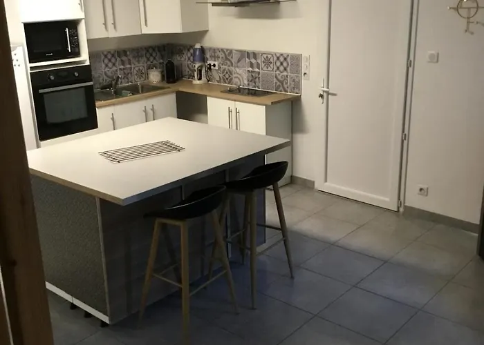 Hébergement de vacances Le 7ter, Maison Calme Piscine Partagee